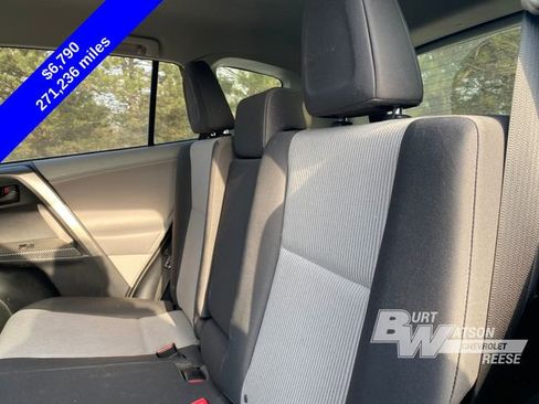 Used 2013 Toyota RAV4 LE image 8