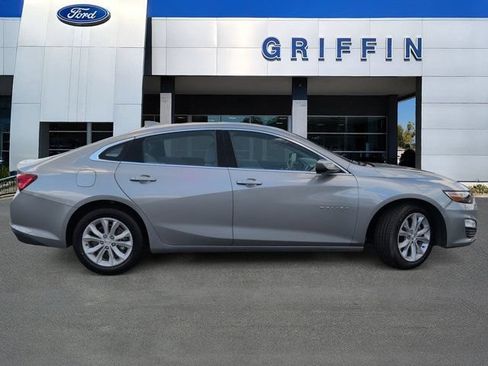 Used 2024 Chevrolet Malibu LT FWD image 3