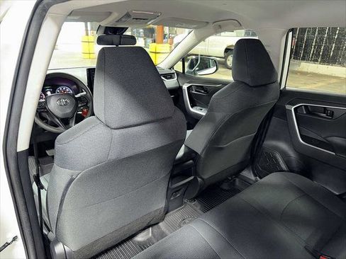 Certified 2019 Toyota RAV4 LE image 26