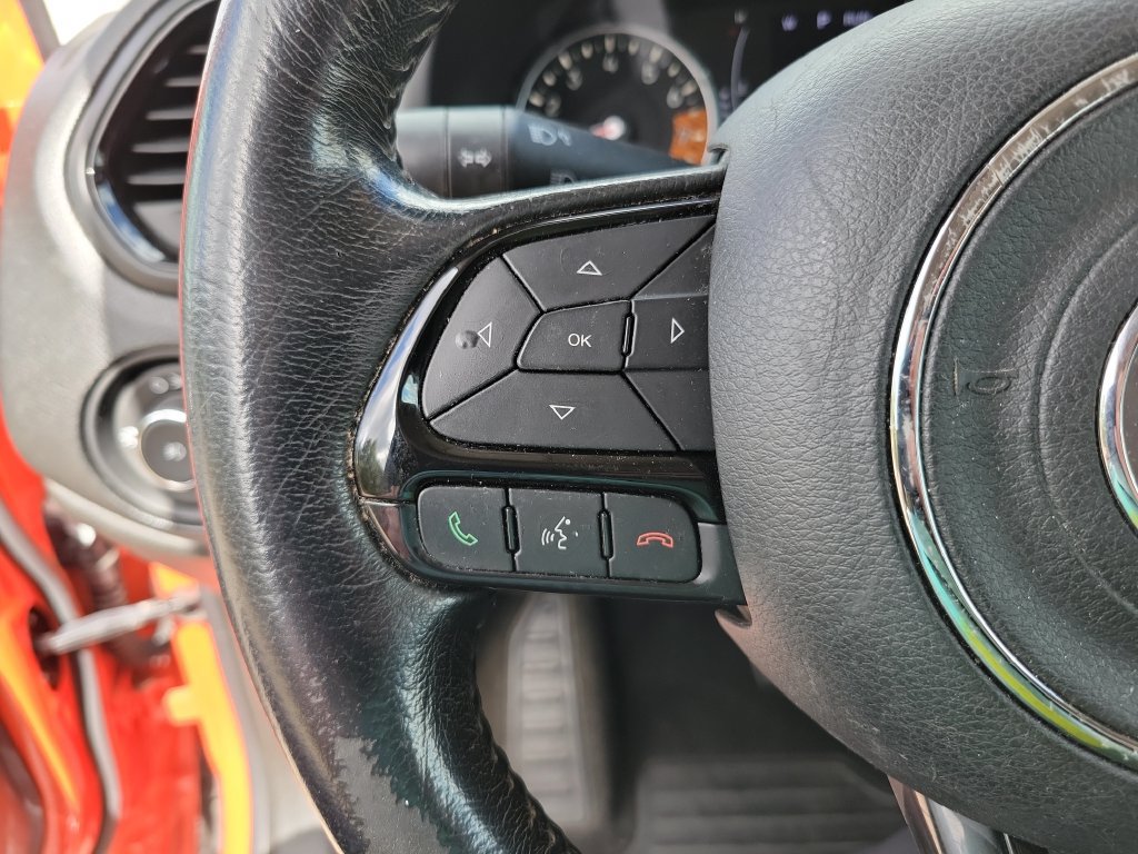 Used 2020 Jeep Renegade Altitude FWD image 22