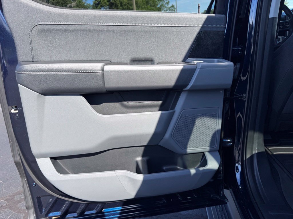 Used 2023 Ford F150 Lightning XLT AWD/4WD image 27