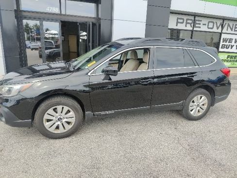 Used 2019 Subaru Outback 2.5i Premium w/ Popular Package #2 AWD/4WD image 4