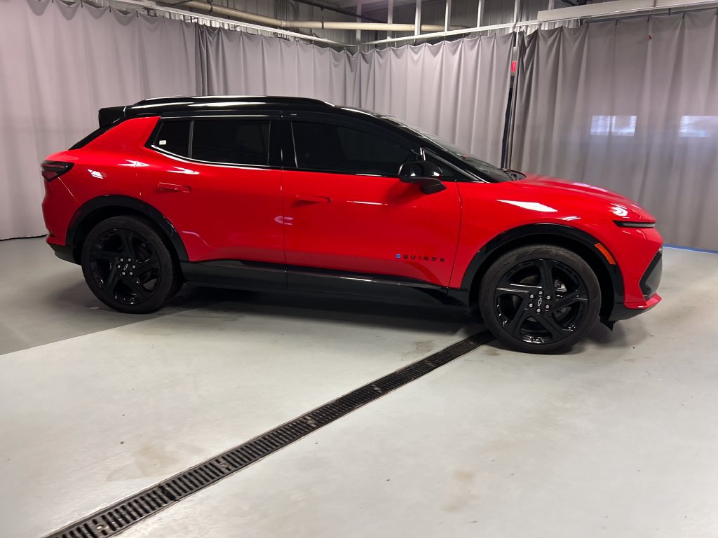 Used 2024 Chevrolet Equinox EV RS FWD image 8