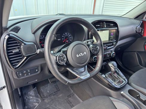 Used 2022 Kia Soul Turbo image 13