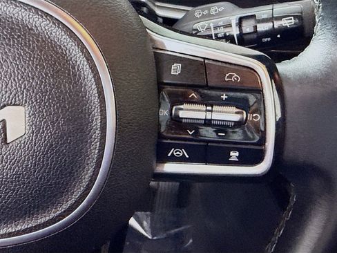 Used 2024 Kia Sorento S image 15