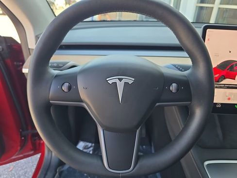 Used 2025 Tesla Model Y Long Range RWD image 22