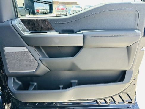 New 2025 Ford F250 Lariat w/ Black Appearance Package image 35