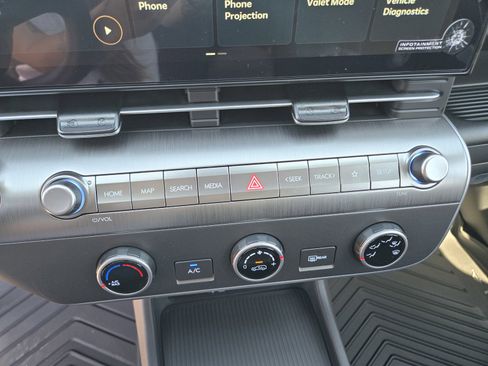 New 2026 Hyundai Kona SE image 18