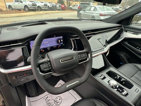 Used 2024 Jeep Wagoneer Launch Edition image 25