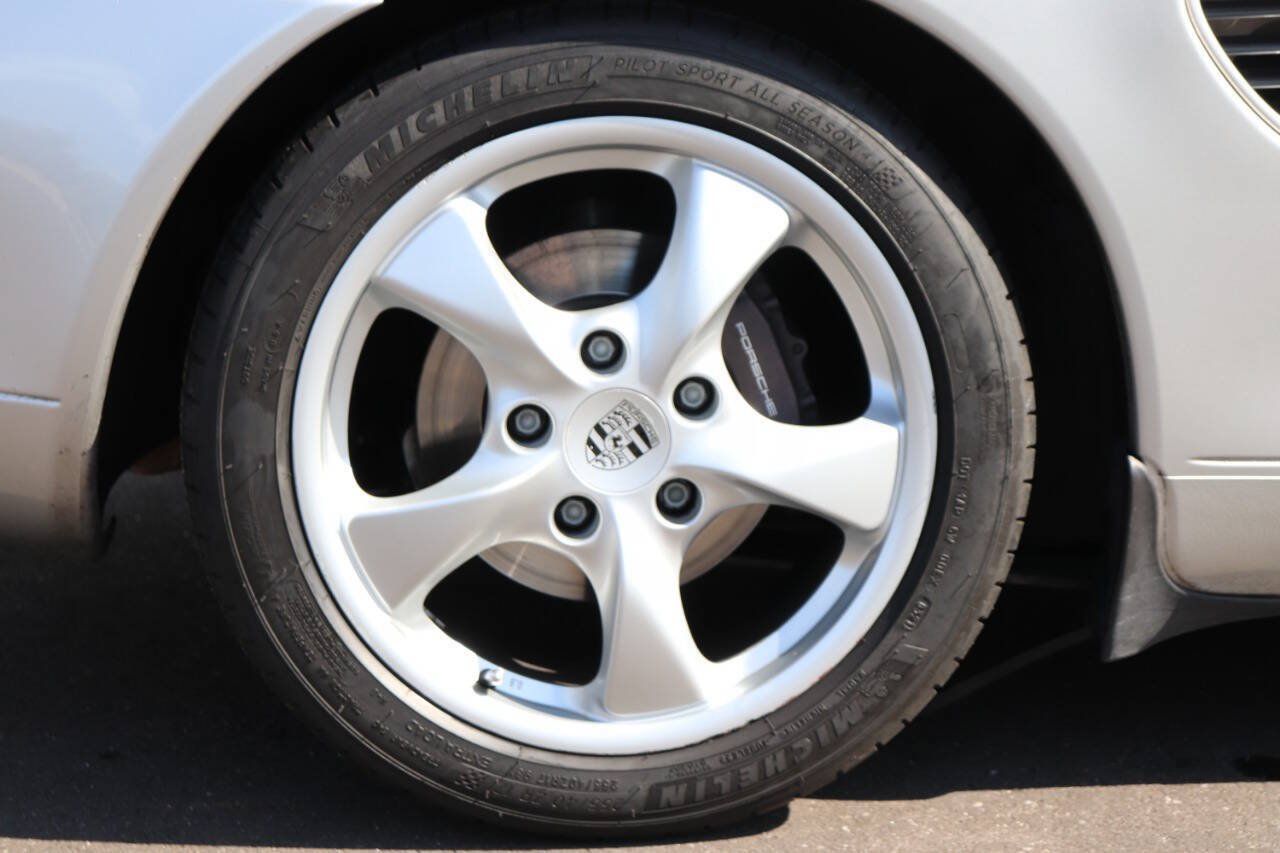 Used 2002 Porsche Boxster RWD image 22