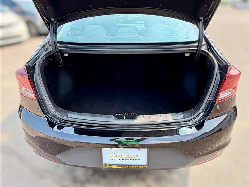 Used 2020 Hyundai Elantra SE FWD image 13