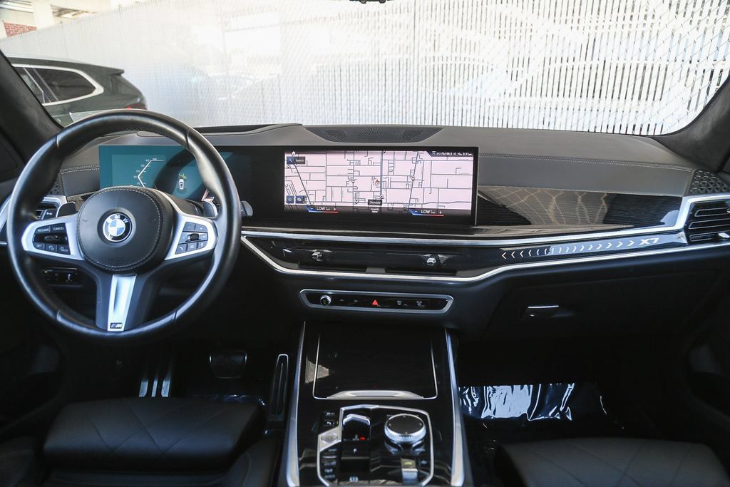 Certified 2023 BMW X7 xDrive40i w/ M Sport Package AWD/4WD image 9