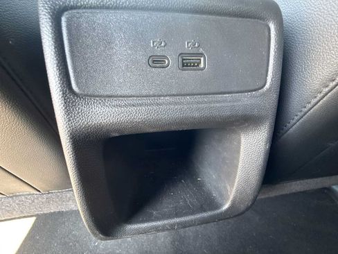 Used 2024 Chevrolet Trax RS w/ Sunroof Package FWD image 21