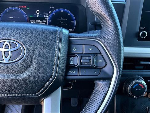 Used 2024 Toyota Tacoma TRD Off-Road image 23