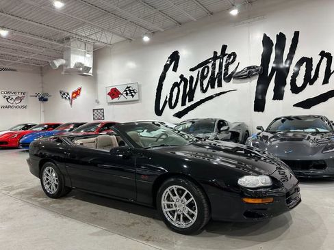 Used 2002 Chevrolet Camaro Z28 w/ SS Performance/Appearance Pkg RWD image 29
