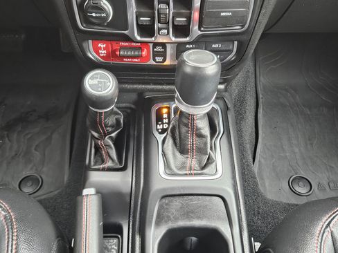 Used 2023 Jeep Wrangler Unlimited Rubicon w/ Steel Bumper Group image 13