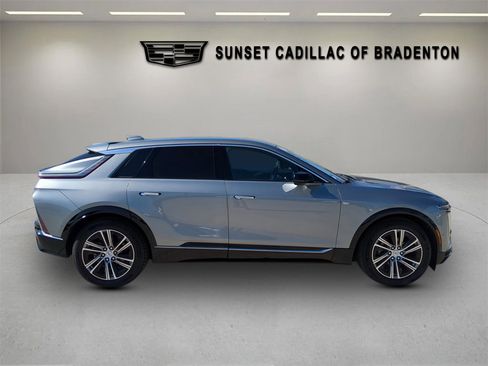 Certified 2024 Cadillac Lyriq Luxury image 3