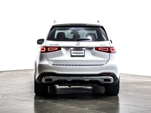Used 2022 Mercedes-Benz GLS 450 4MATIC image 4