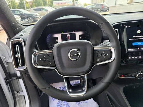 Certified 2023 Volvo XC40 B5 Plus w/ Protection Package Premier AWD/4WD image 18