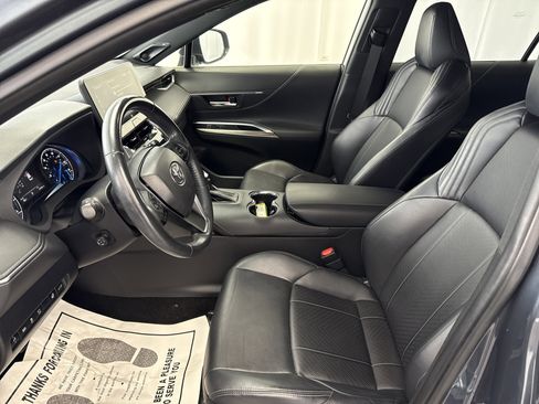 Used 2021 Toyota Venza Limited image 7