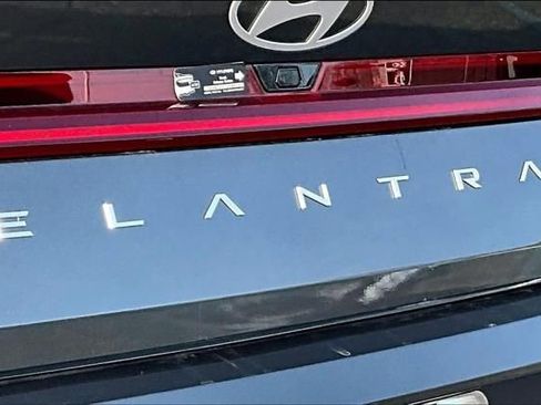 New 2026 Hyundai Elantra Limited FWD image 12