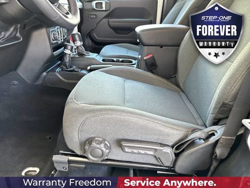 Used 2025 Jeep Wrangler Sport AWD/4WD image 14