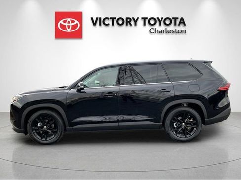 New 2026 Toyota Grand Highlander Platinum image 2