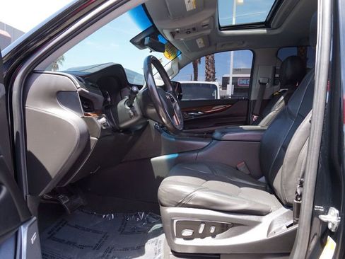 Used 2020 Cadillac Escalade Luxury RWD image 19