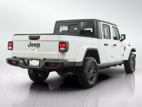 Used 2024 Jeep Gladiator Sport AWD/4WD image 5