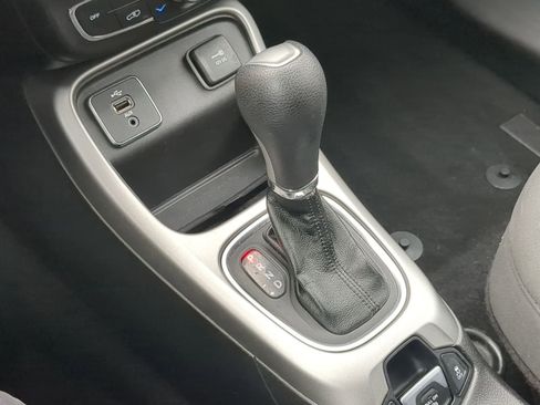 Used 2018 Jeep Compass Sport w/ Tech Group image 36