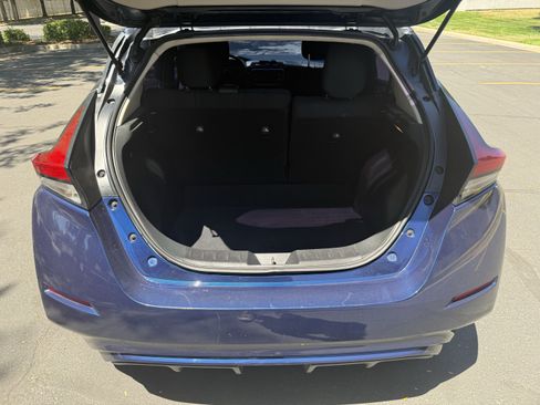Used 2019 Nissan Leaf SV w/ SV All Weather Package FWD image 18
