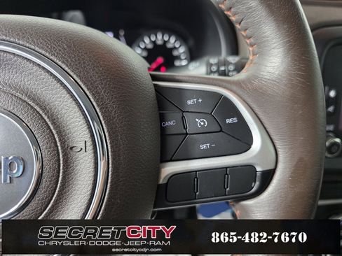 Used 2015 Jeep Renegade Latitude image 17