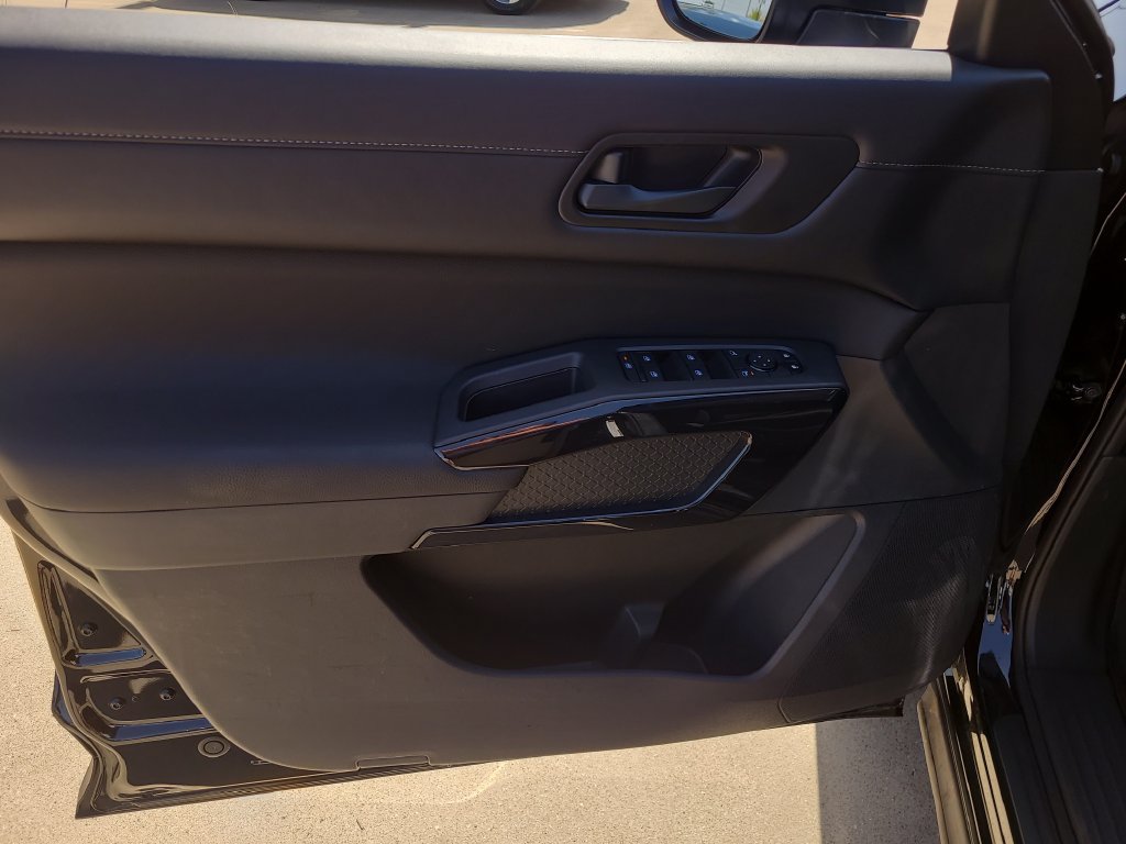 Certified 2026 Nissan Pathfinder SV FWD image 18