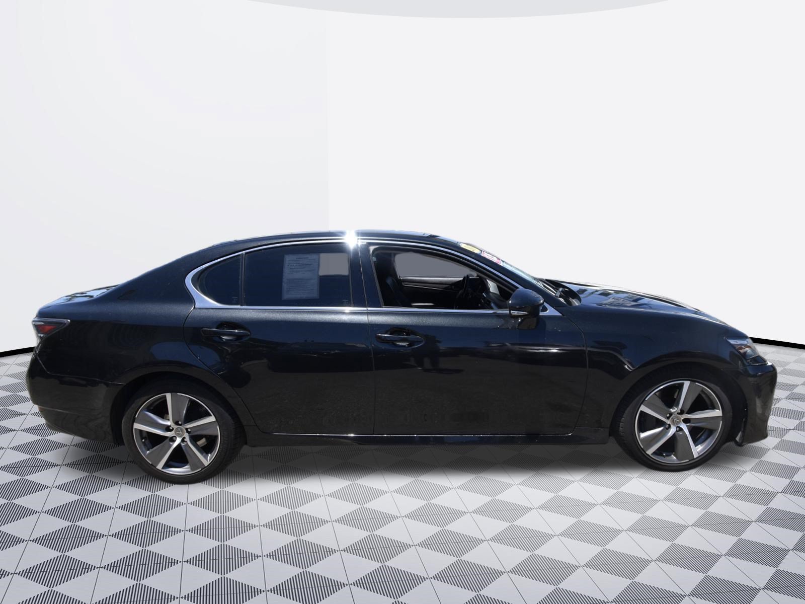 Used 2017 Lexus GS 350 w/ Preferred Accessory Package RWD image 3