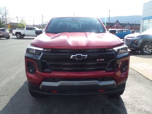 Used 2024 Chevrolet Colorado Z71 w/ Z71 Convenience Package 2 image 3