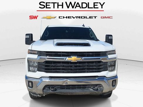 Used 2024 Chevrolet Silverado 2500 LT w/ Convenience Package AWD/4WD image 2