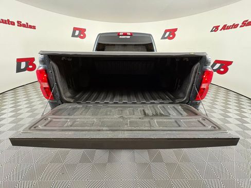 Used 2018 Chevrolet Silverado 1500 LT w/ LT Eassist Package AWD/4WD image 46
