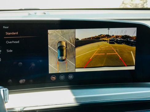 Certified 2024 Cadillac Lyriq Sport RWD image 21