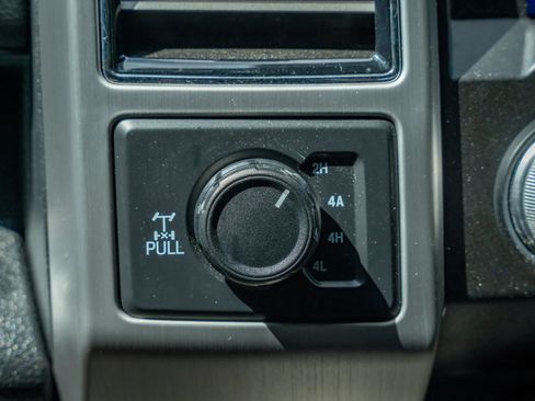 Used 2020 Ford F150 Platinum w/ Equipment Group 701A Luxury AWD/4WD image 22