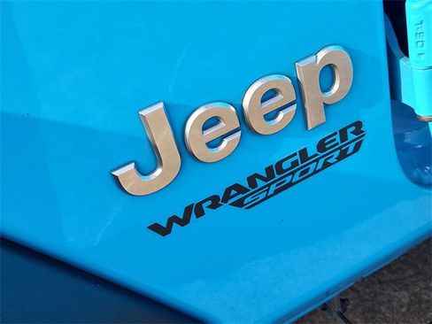 Used 2021 Jeep Wrangler Sport S image 30