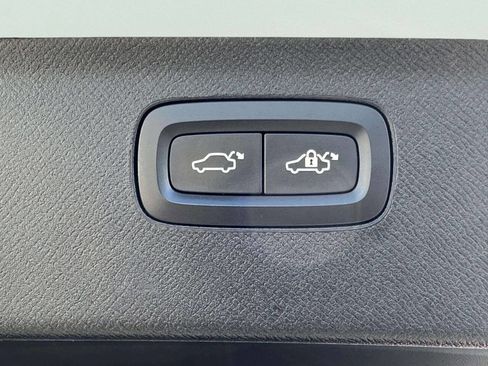 Used 2019 Volvo XC90 T6 Momentum w/ Advanced Package image 12