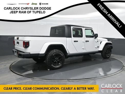 Used 2022 Jeep Gladiator Sport image 3