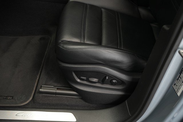 Used 2023 Porsche Cayenne AWD/4WD image 22
