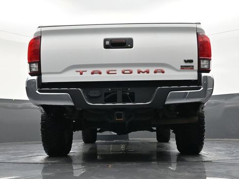 Used 2019 Toyota Tacoma SR5 image 23