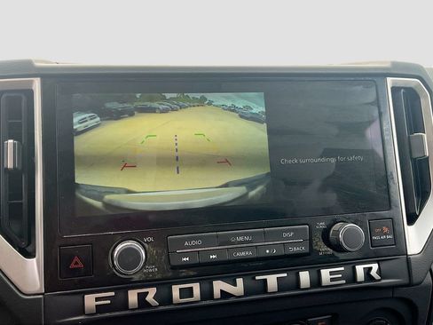 Used 2025 Nissan Frontier SV w/ SV Convenience Package RWD image 13