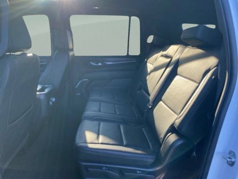 Used 2024 GMC Yukon XL Denali RWD image 29