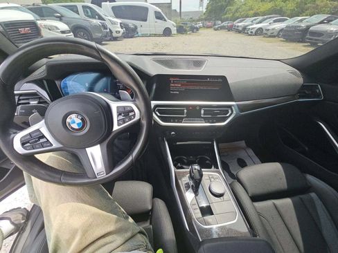 Used 2020 BMW 330i Sedan w/ M Sport Package RWD image 6