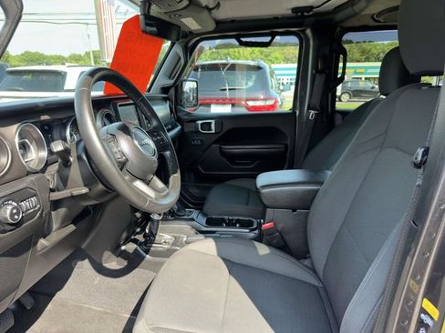 Used 2021 Jeep Gladiator Sport AWD/4WD image 10