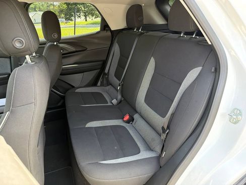 Used 2025 Chevrolet TrailBlazer LT AWD/4WD image 19