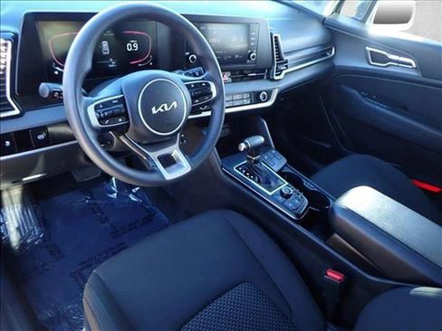 Used 2024 Kia Sportage LX image 10